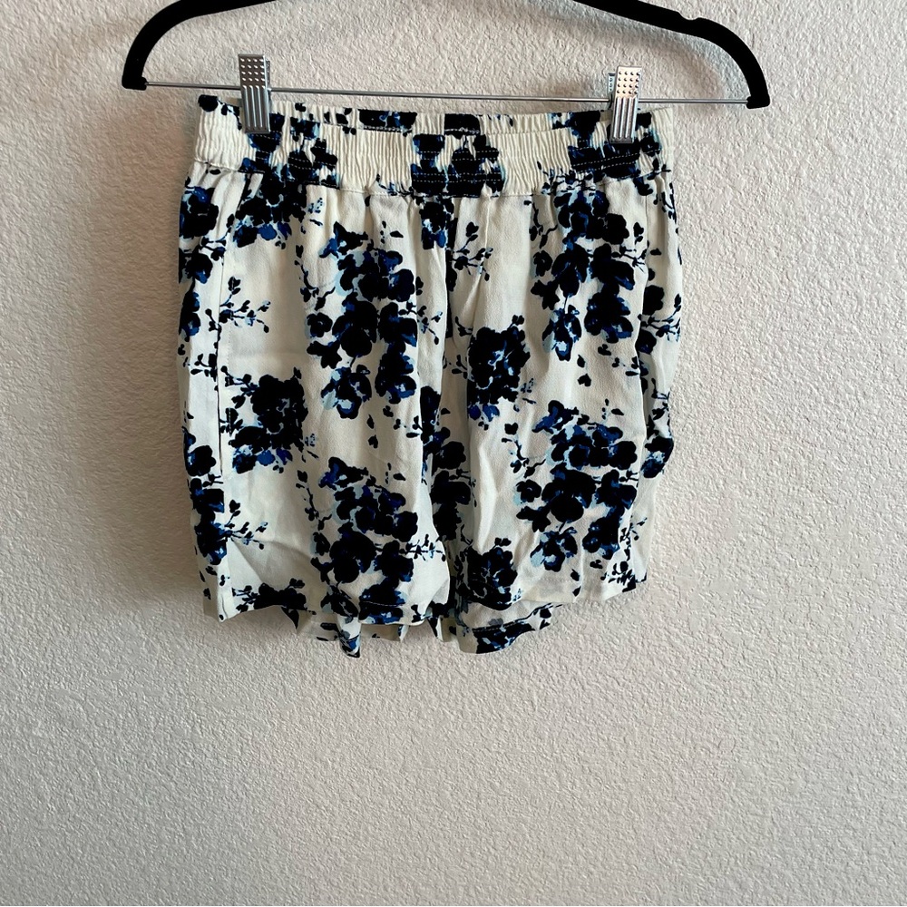 NWT Won Hundred White Blue Floral Watercolor Women’s Shorts